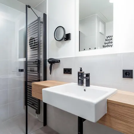 Limehome Krems Undstrasse Extérieur photo